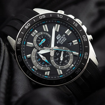 Αδιάβροχο ρολόι CASIO Edifice EFV-550P-1AVUEF-1 με μαύρο λουράκι από καουτσούκ, μαύρο καντράν με φωσφορίζον δείκτες, στεφάνη σε μαύρο χρώμα και λειτουργία χρονογράφου.